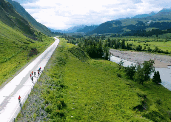 Day 3 : Wulansadeke → Hashilegen → Hundred-Mile Gallery → Qiaoerma   cycling distance : 156 km