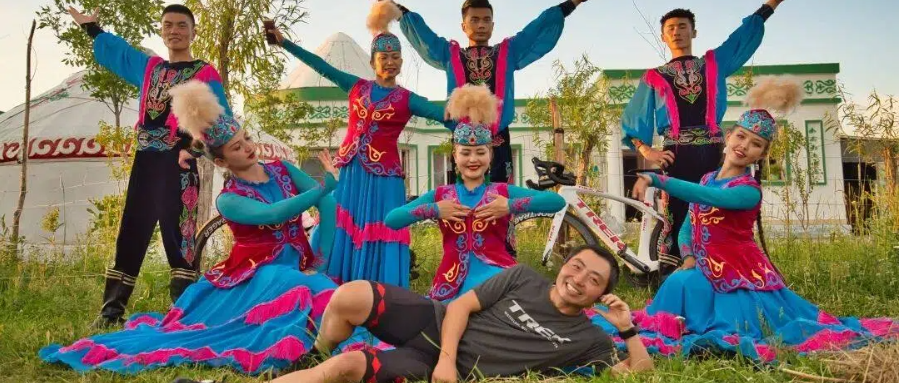 Day 4 : Qiaoerma → Hundred-Mile Gallery → Nalati  cycling distance : 69 km