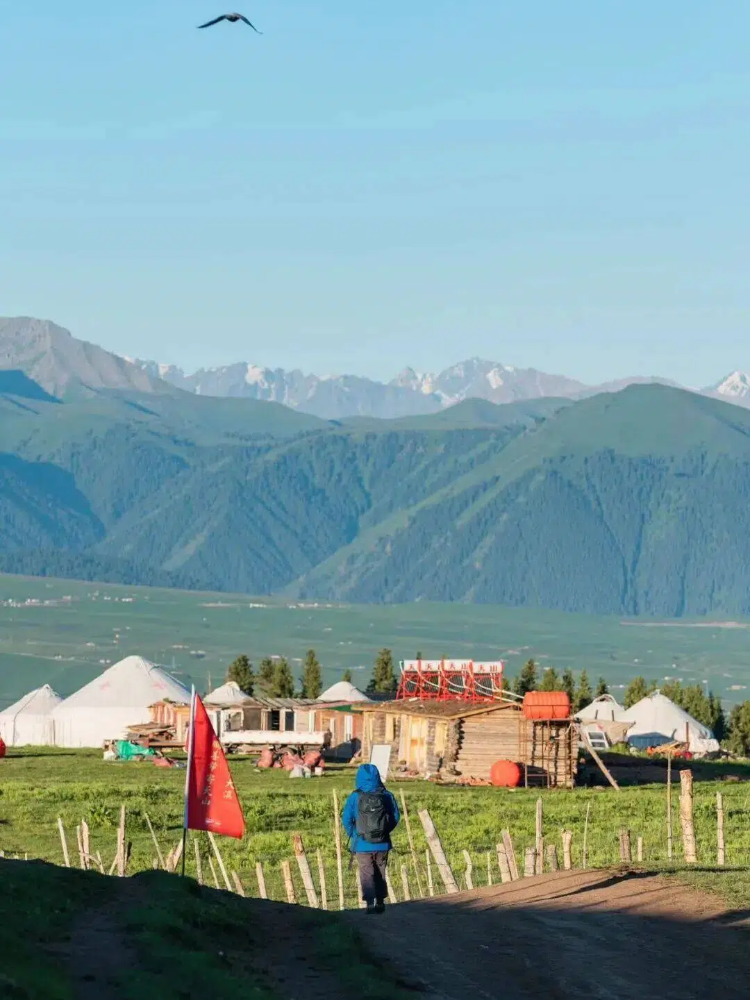 Day 6: Qiongkushitai → Kalajun Grassland → Tekes Hiking distance: 18 km